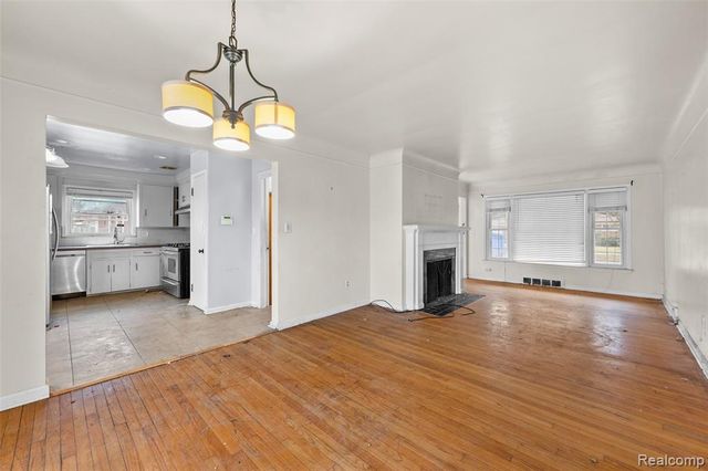 20437 Damman Street, Harper Woods, MI 48225