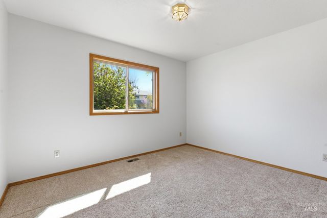 9917 W Whirlaway, Boise, ID 83704