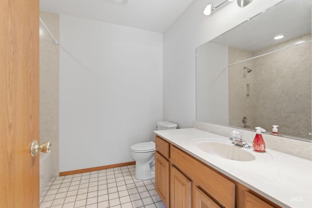 9917 W Whirlaway, Boise, ID 83704