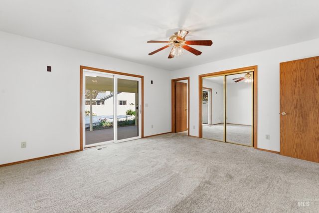 9917 W Whirlaway, Boise, ID 83704