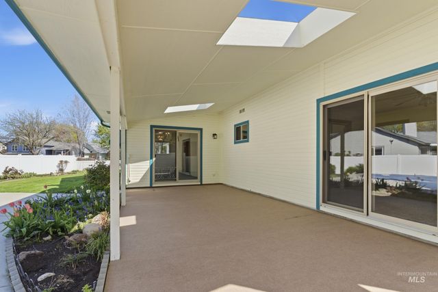 9917 W Whirlaway, Boise, ID 83704