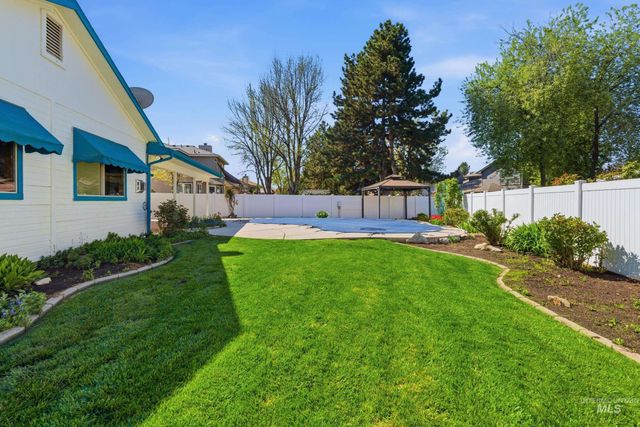 9917 W Whirlaway, Boise, ID 83704