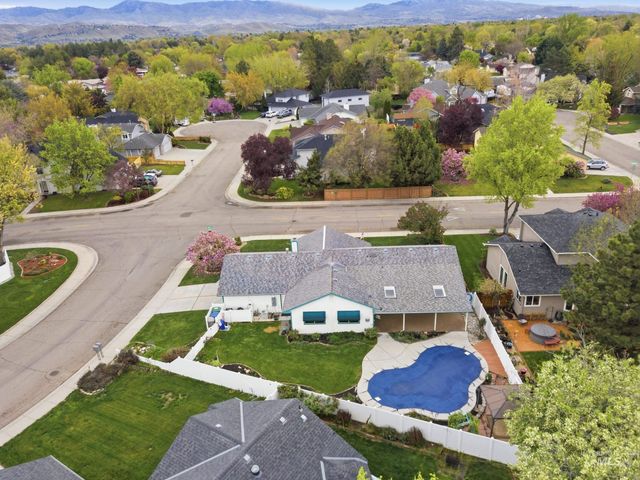 9917 W Whirlaway, Boise, ID 83704