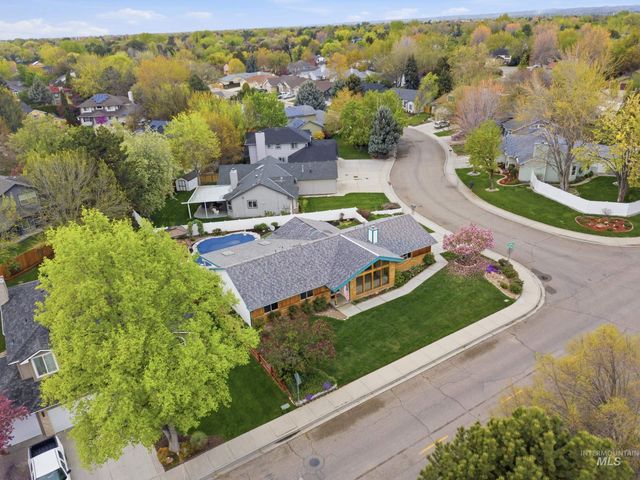 9917 W Whirlaway, Boise, ID 83704