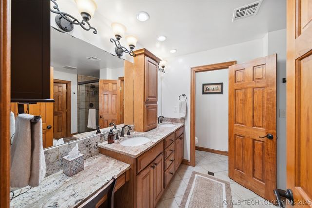 1705 N 233 Road, Mounds, OK 74047