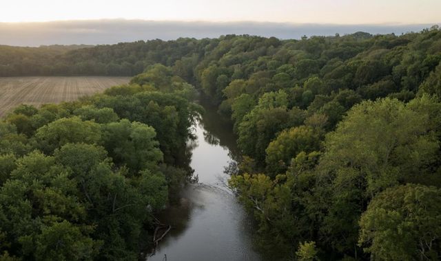 7 Sturgeon Creek Road, Cedar Hill, TN 37032