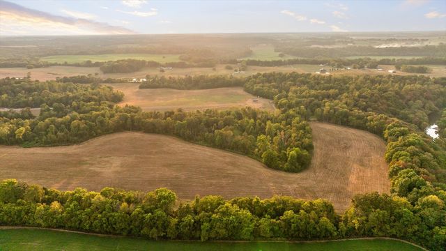 7 Sturgeon Creek Road, Cedar Hill, TN 37032