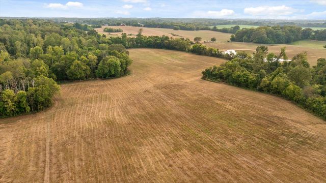 7 Sturgeon Creek Road, Cedar Hill, TN 37032