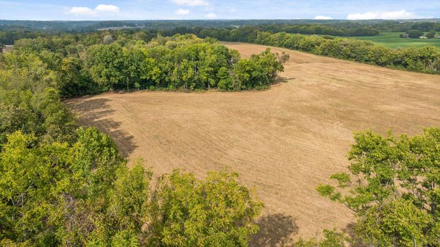 7 Sturgeon Creek Road, Cedar Hill, TN 37032