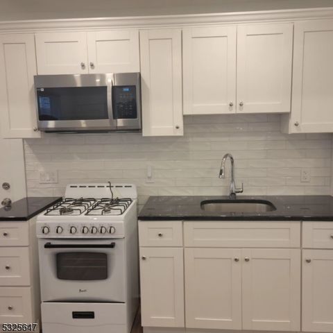 133 W 3rd Ave, Roselle Boro, NJ 07203