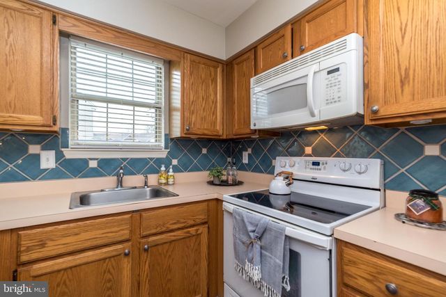 393 KENT LN, Perkasie, PA 18944