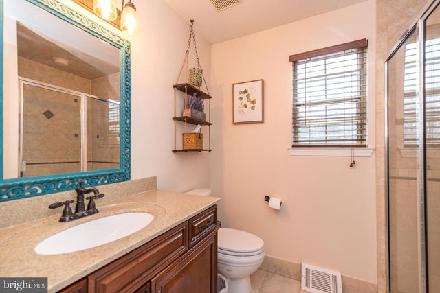 393 KENT LN, Perkasie, PA 18944