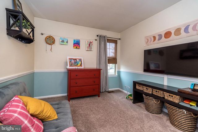393 KENT LN, Perkasie, PA 18944