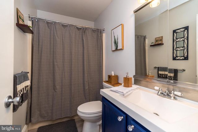 393 KENT LN, Perkasie, PA 18944