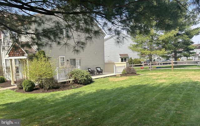 393 KENT LN, Perkasie, PA 18944