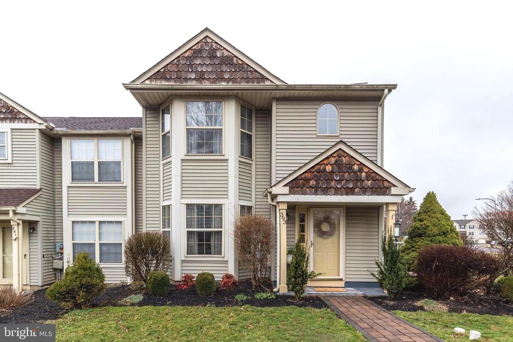 393 KENT LN, Perkasie, PA 18944
