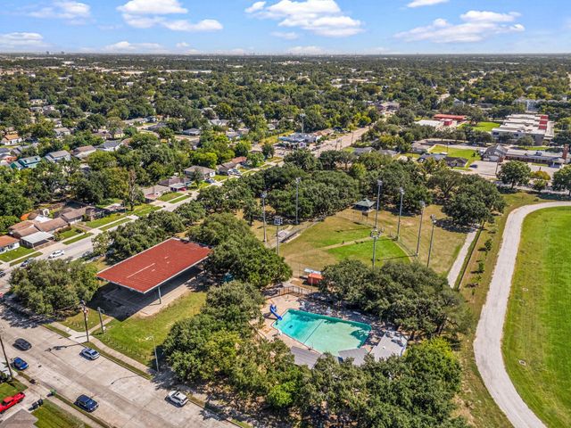 6418 England Street, Houston, TX 77021