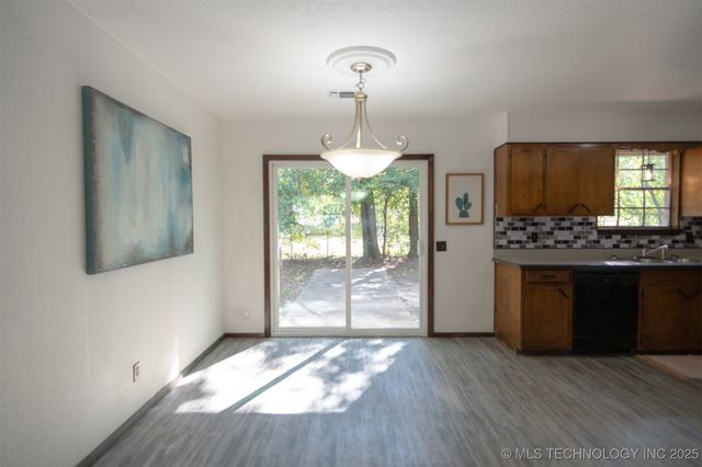 207 SE K, Antlers, OK 74523