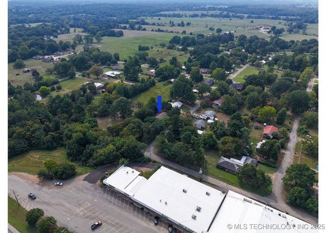 207 SE K, Antlers, OK 74523