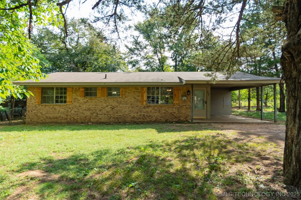 207 SE K, Antlers, OK 74523