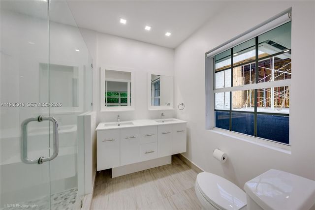 52 Camden Dr, Bal Harbour, FL 33154