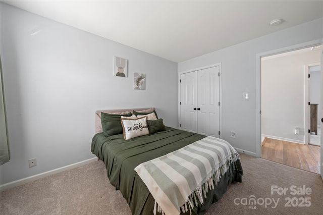 11512 Chapeclane Road, Charlotte, NC 28278