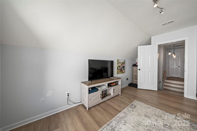 11512 Chapeclane Road, Charlotte, NC 28278