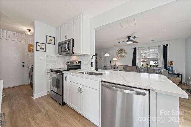 11512 Chapeclane Road, Charlotte, NC 28278