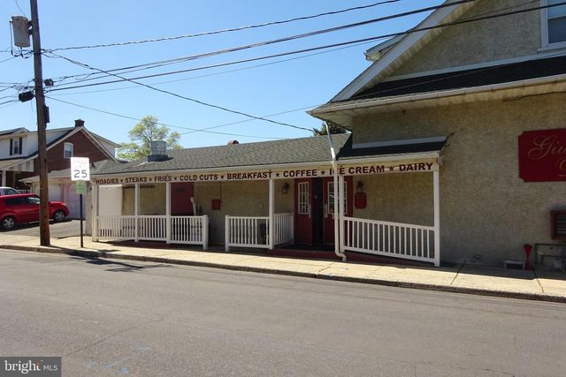 427 N CHESTNUT ST, Lansdale, PA 19446