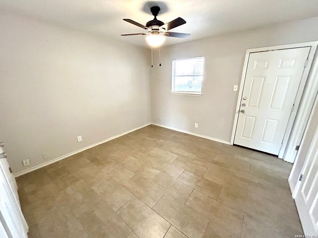 643 W Summit Ave Apt 12, San Antonio, TX 78212