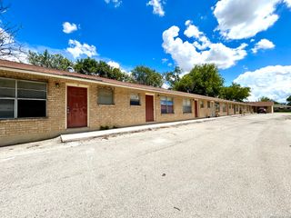 643 W Summit Ave Apt 12, San Antonio, TX 78212