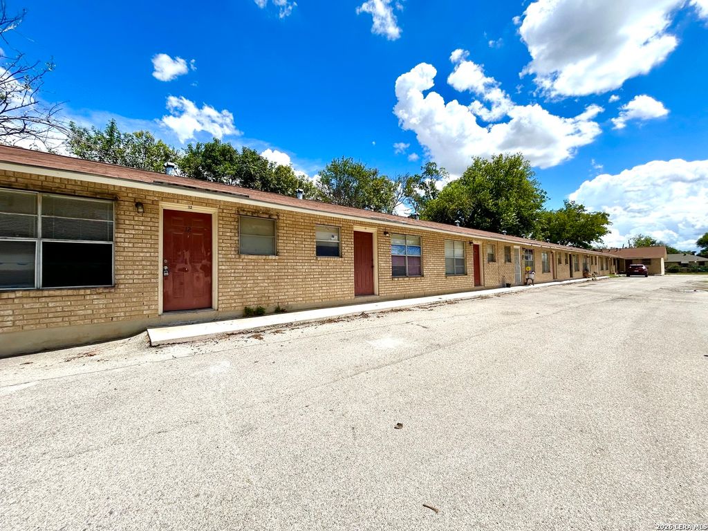 643 W Summit Ave Apt 12, San Antonio, TX 78212