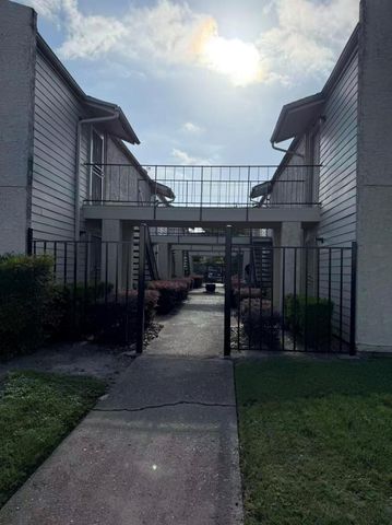 10075 Westpark Drive 52, Houston, TX 77042