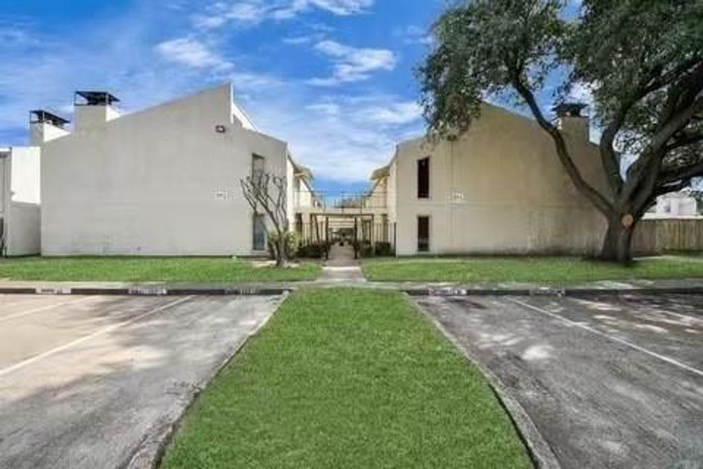 10075 Westpark Drive 52, Houston, TX 77042