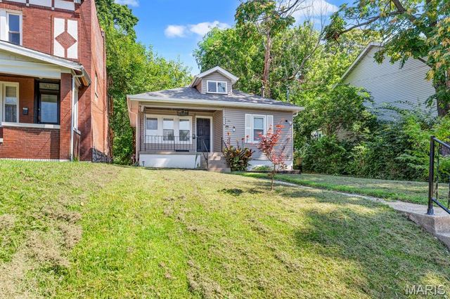 6917 Garner Avenue, St Louis, MO 63139
