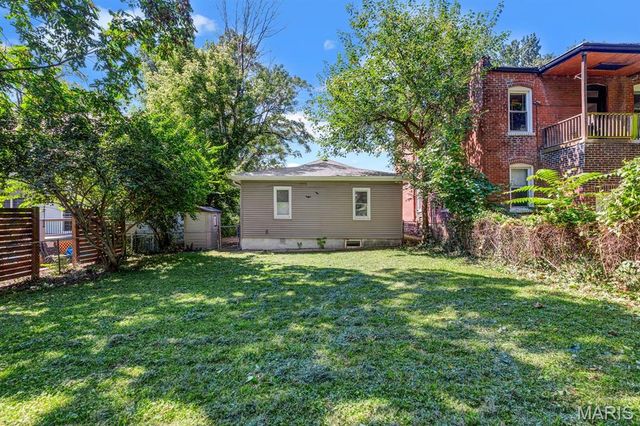 6917 Garner Avenue, St Louis, MO 63139