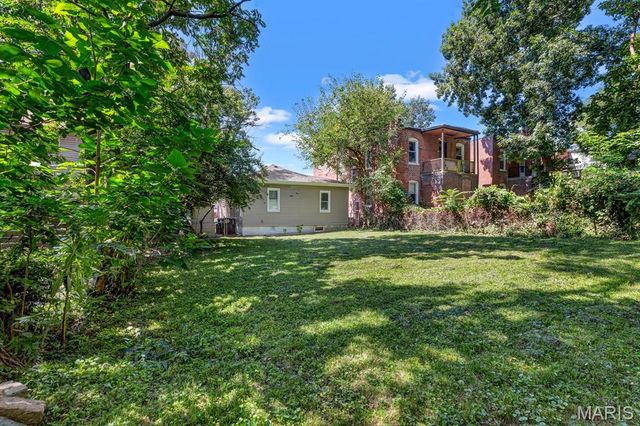 6917 Garner Avenue, St Louis, MO 63139