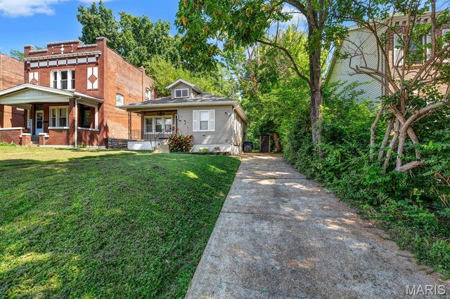 6917 Garner Avenue, St Louis, MO 63139