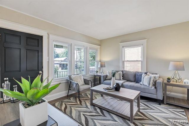 6917 Garner Avenue, St Louis, MO 63139