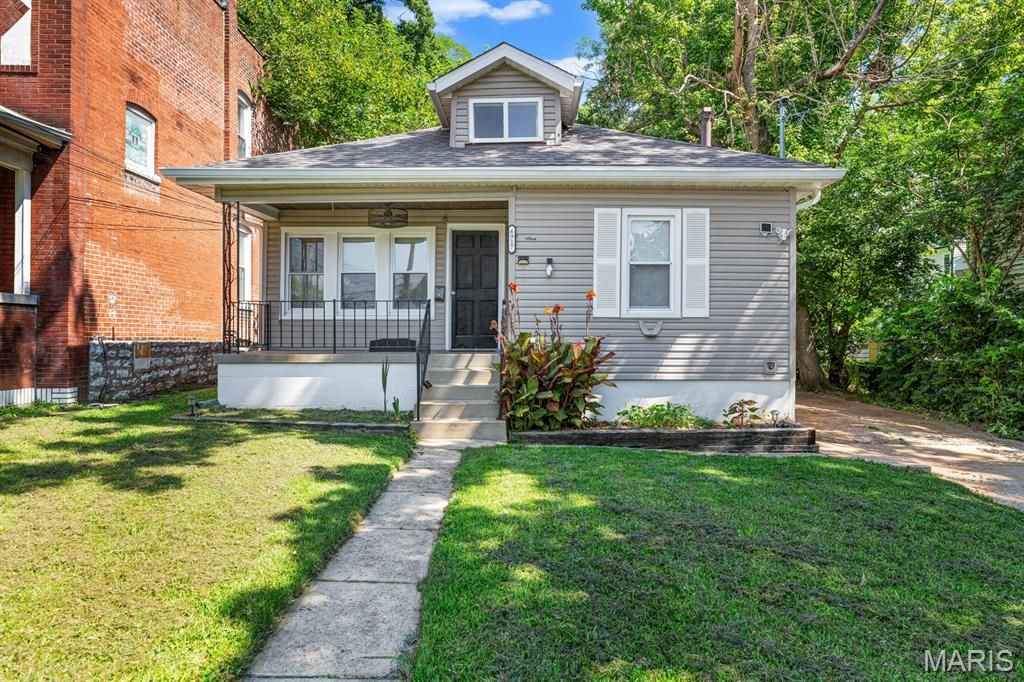 6917 Garner Avenue, St Louis, MO 63139