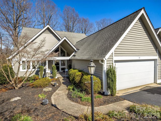 132 Overlook Drive, Flat Rock, NC 28731