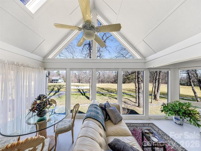 132 Overlook Drive, Flat Rock, NC 28731