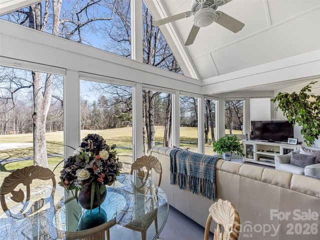 132 Overlook Drive, Flat Rock, NC 28731