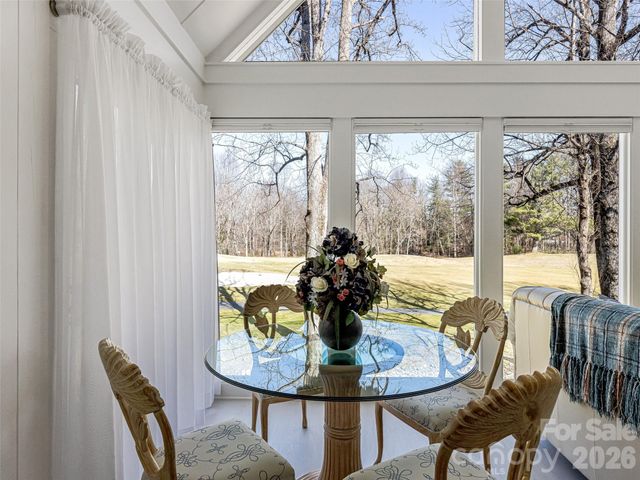 132 Overlook Drive, Flat Rock, NC 28731