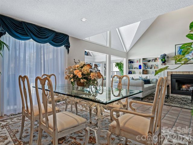 132 Overlook Drive, Flat Rock, NC 28731