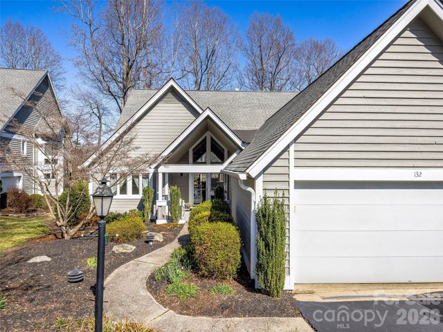 132 Overlook Drive, Flat Rock, NC 28731