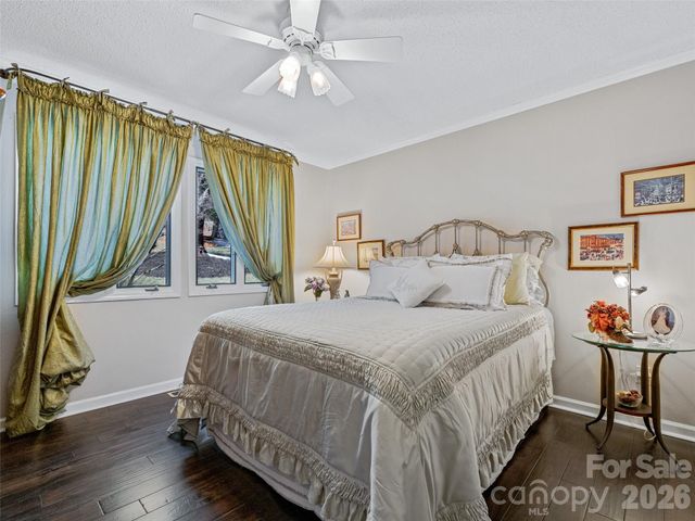 132 Overlook Drive, Flat Rock, NC 28731