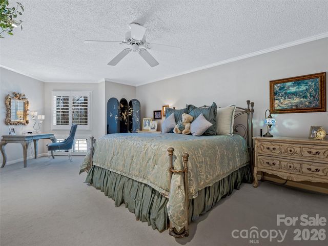 132 Overlook Drive, Flat Rock, NC 28731