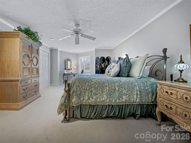 132 Overlook Drive, Flat Rock, NC 28731