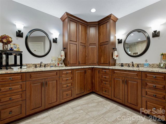 132 Overlook Drive, Flat Rock, NC 28731